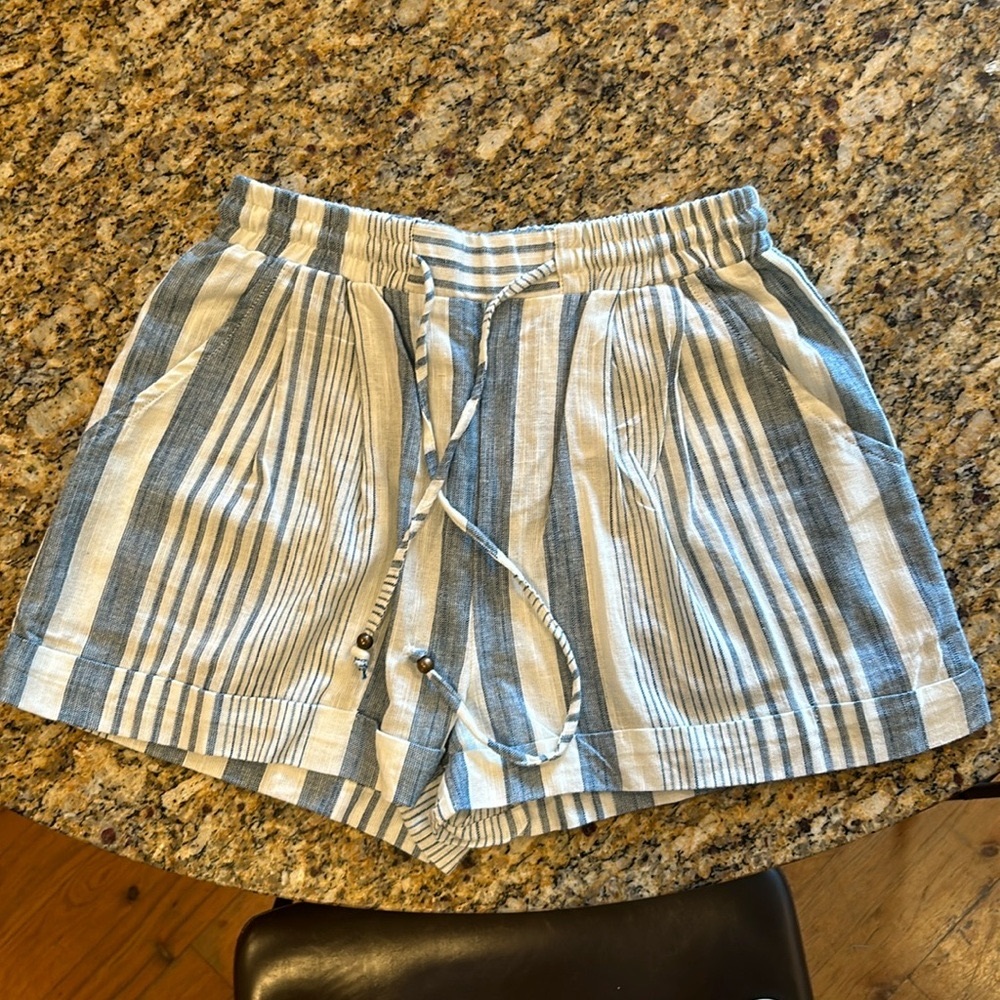 Angie Shorts with pockets